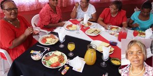 Silwerjare Dienssentrum se gasspreker, Elizabeth Kondokter 